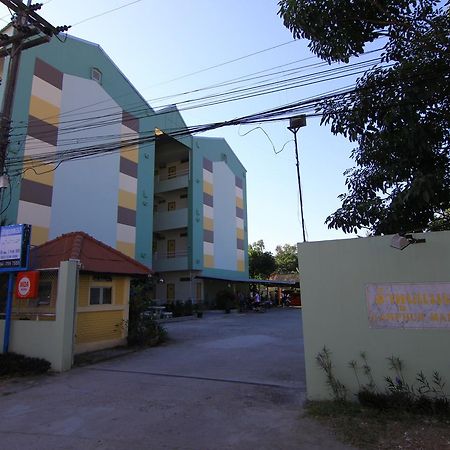 Lamphun Place Hotel Buitenkant foto